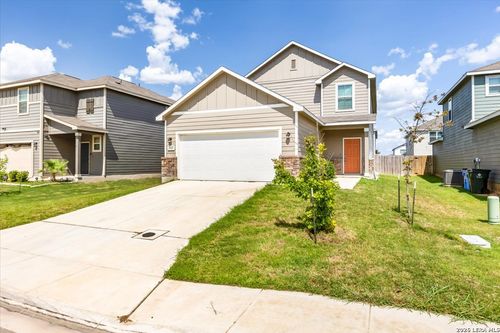 2521 Ayers Dr, Seguin, TX, 78155-2988 | Card Image