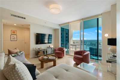 503 - 3801 Collins Ave, Condo with 2 bedrooms, 2 bathrooms and null parking in Miami Beach FL | Image 2