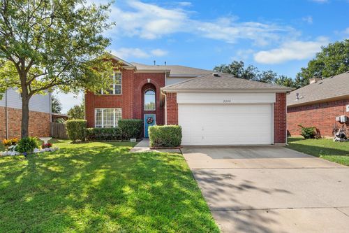 2200 Loon Lake Rd, Denton, TX, 76210-3325 | Card Image