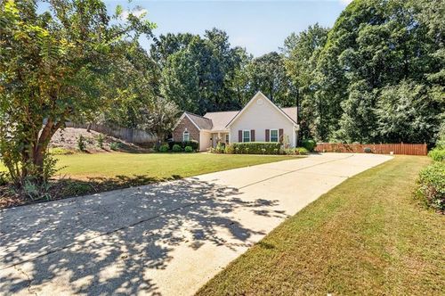 4692 Devencrest Ln, Buford, GA, 30519-7524 | Card Image