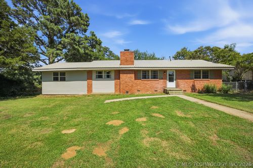 696 N Hickory St, Atoka, OK, 74525-1691 | Card Image
