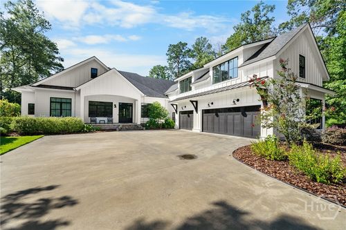 83 Crestwood Dr, Savannah, GA, 31405-8131 | Card Image