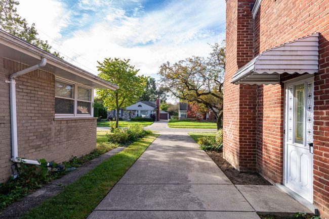 Drive Way | Image 17