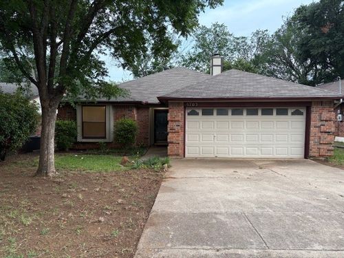 5703 Sterling Green Trail, Arlington, TX, 76017 | Card Image