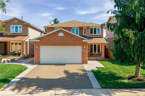 551 Deerhurst Dr, Burlington, ON, L7L5V9 | Card Image