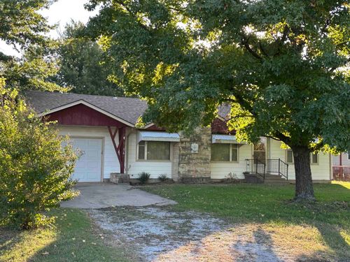 216 Riverview St, Douglass, KS, 67039 | Card Image