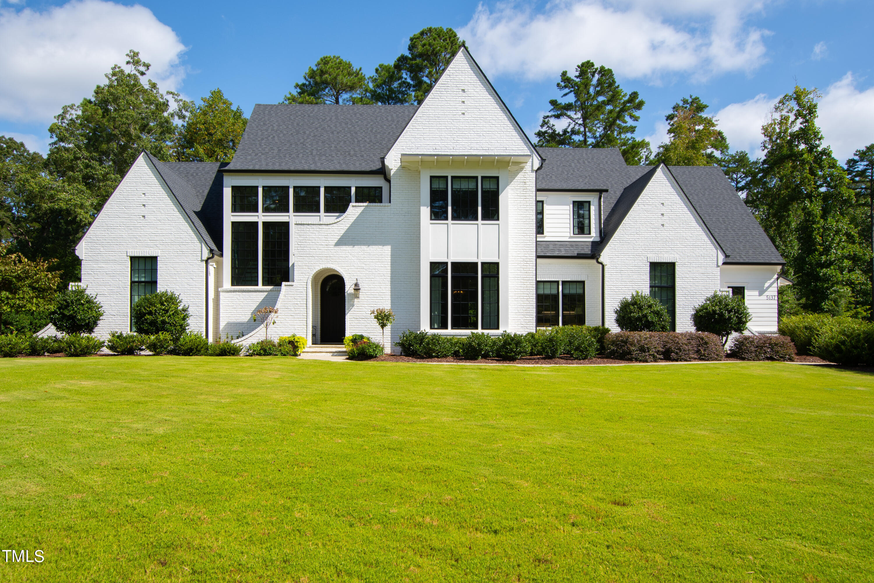 Avalaire Oaks Dr, Raleigh, NC 27614