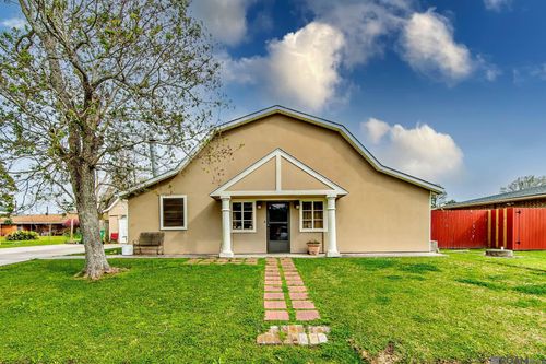 143 Market St, Raceland, LA, 70394-3102 | Card Image