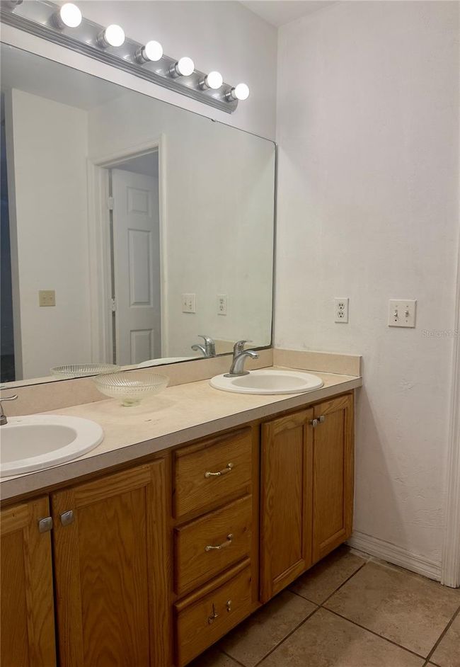 Primary Bathroom | Image 25