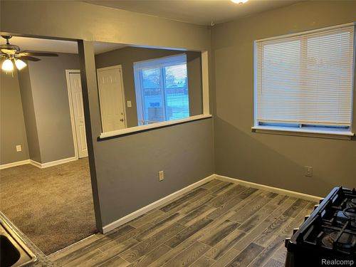 3944 S Gulley Rd, Dearborn Heights, MI, 48125-1551 | Card Image