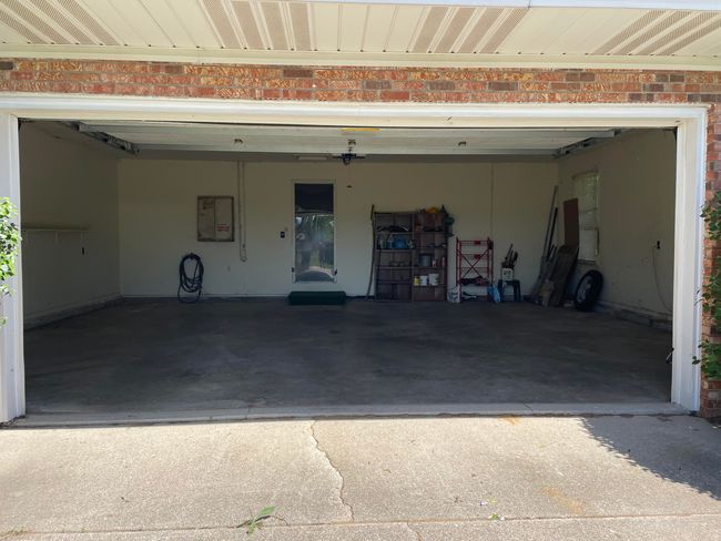 2.5 CAR GARAGE | Image 31
