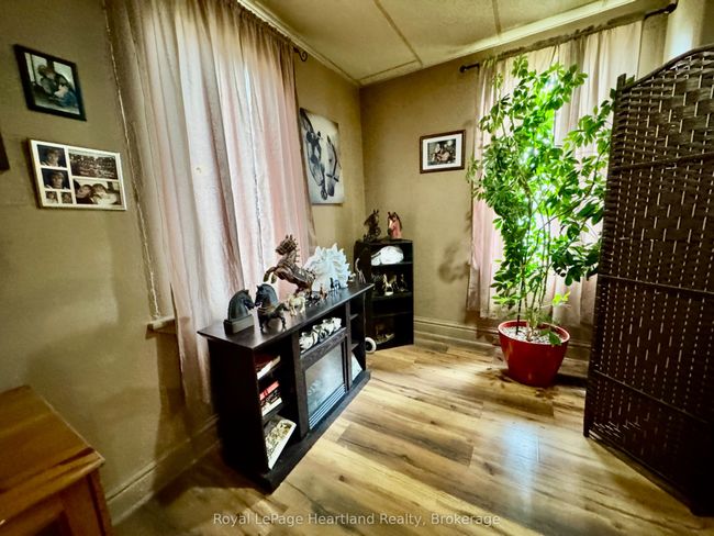 663 Josephine St, House other with 2 bedrooms, 1 bathrooms and 2 parking in Huron ON | Image 6