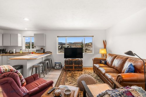 121 Gravel Hollow Dr, Bozeman, MT, 59718-6615 | Card Image