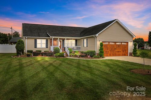 1974 Redwood Dr, Oakboro, NC, 28129-9403 | Card Image