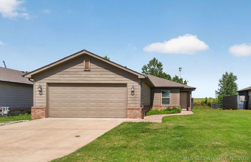 9915 N 44th East Ave, Sperry, OK, 74073-4827 | Card Image