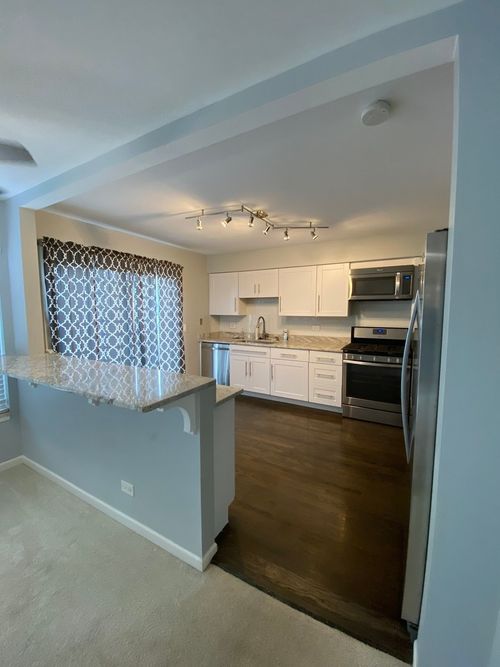 552 Alton Ct, Carol Stream, IL, 60188-9212 | Card Image
