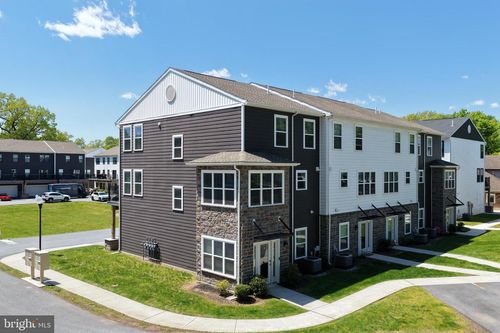 50-113 High Pointe Dr, HUMMELSTOWN, PA, 17036-8104 | Card Image