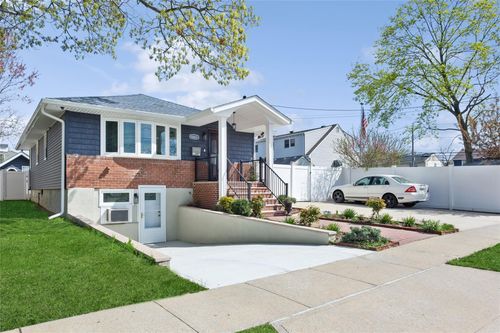 1663 John St, N Merrick, NY, 11566-1915 | Card Image