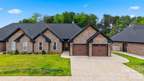 6b-3342 48th Ave Ne, Hickory, NC, 28601-9200 | Card Image
