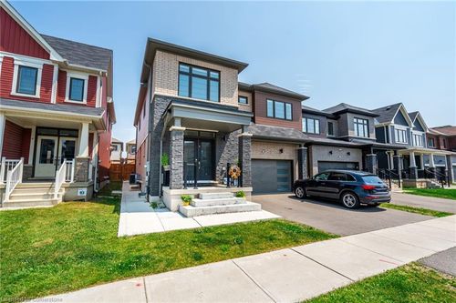 28 Malcolm Cres, Caledonia, ON, N3W0C8 | Card Image