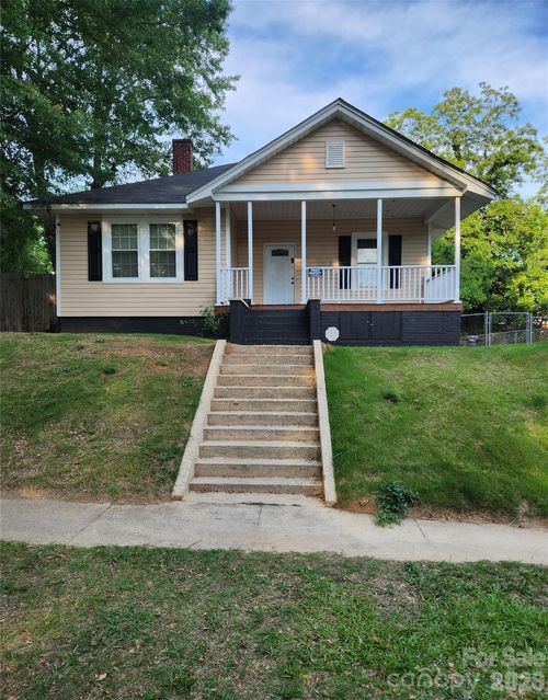106 N Liberty St, Gastonia, NC, 28052-3886 | Card Image