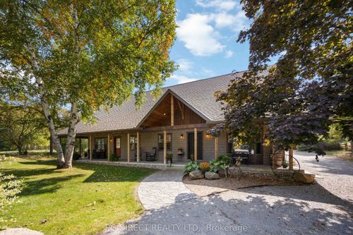 4143 Vivian Rd, Cedar Valley, ON, L4A2A7 | Card Image