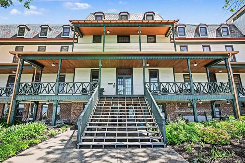 204-1 Park Ave, Winona Lake, IN, 46590-1076 | Card Image