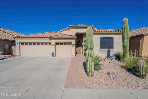 8133 N High Branch Dr, Tucson, AZ, 85743-5049 | Card Image