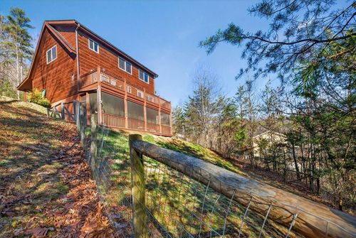 223 Red Bud Ln, Hiawassee, GA, 30546-3071 | Card Image