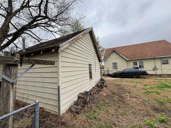 1924 W Owen K Garriott Rd, House other with 3 bedrooms, 1 bathrooms and null parking in Enid OK | Image 8