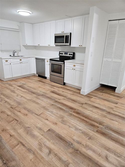 2641 Sw 31st Ave, Miami, FL, 33133-2905 | Card Image