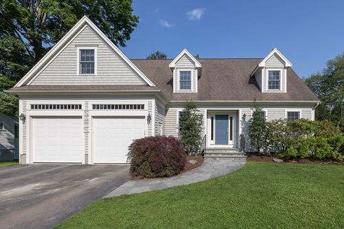 44 George Aggott Rd, Needham, MA, 02492-3226 | Card Image