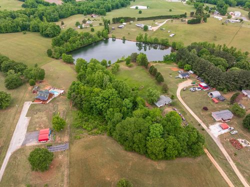 901 Iron Bridge Rd, cowpens, SC, 29330-9441 | Card Image