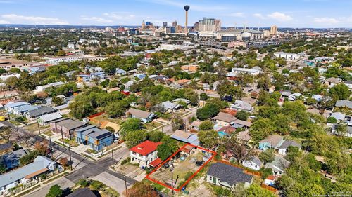907 Florida St, San Antonio, TX, 78210-1851 | Card Image