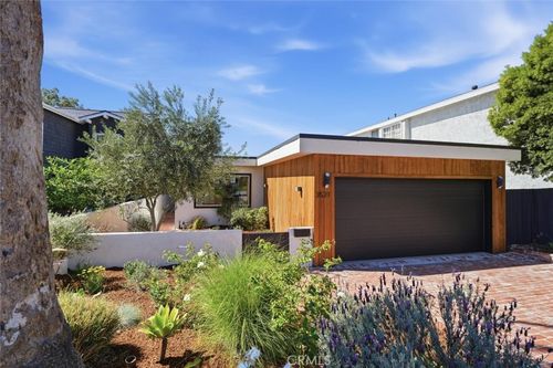 3521 Pine Ave, Manhattan Beach, CA, 90266-3621 | Card Image