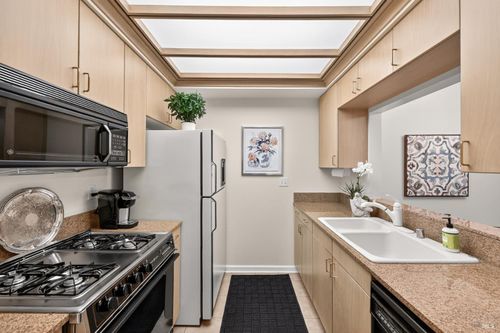 apt-3g-400 Deer Valley Rd, San Rafael, CA, 94903-5520 | Card Image