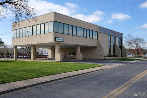 9914 Kennerly Road, St Louis, MO, 63128 | Card Image