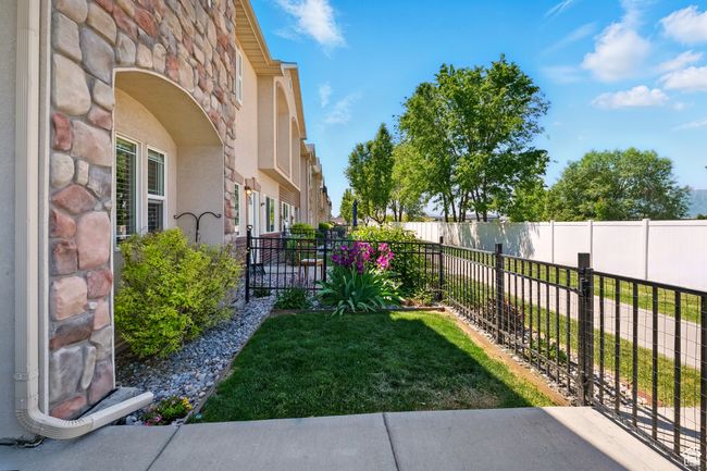 View of yard | Image 6
