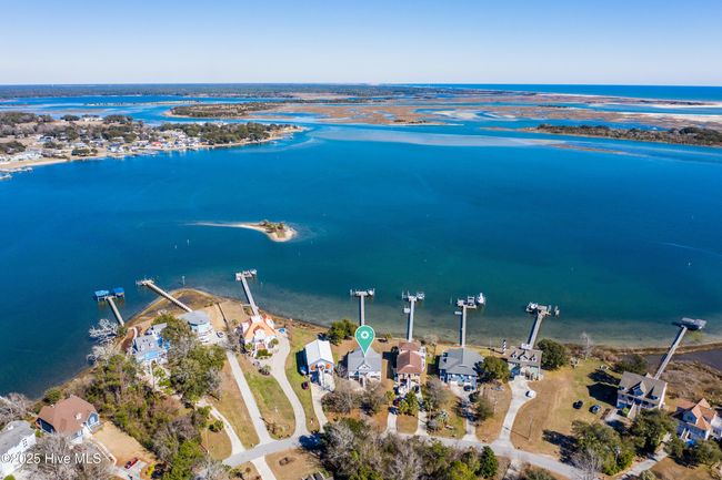 943 Chadwick Shores Dr, House other with 4 bedrooms, 4 bathrooms and null parking in Sneads Ferry NC | Image 67