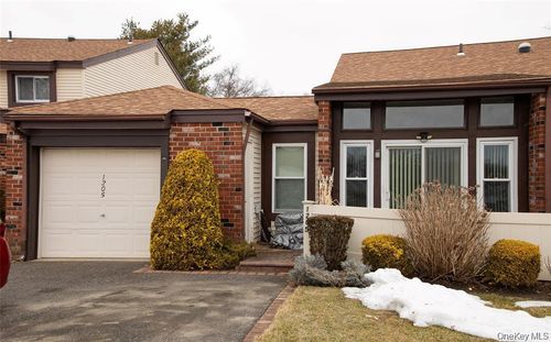 1205 Gotham Dr, Saint James, NY, 11780 | Card Image