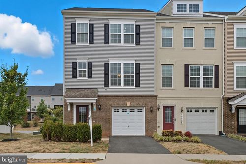 10523 Hinton Way, MANASSAS, VA, 20112-2439 | Card Image