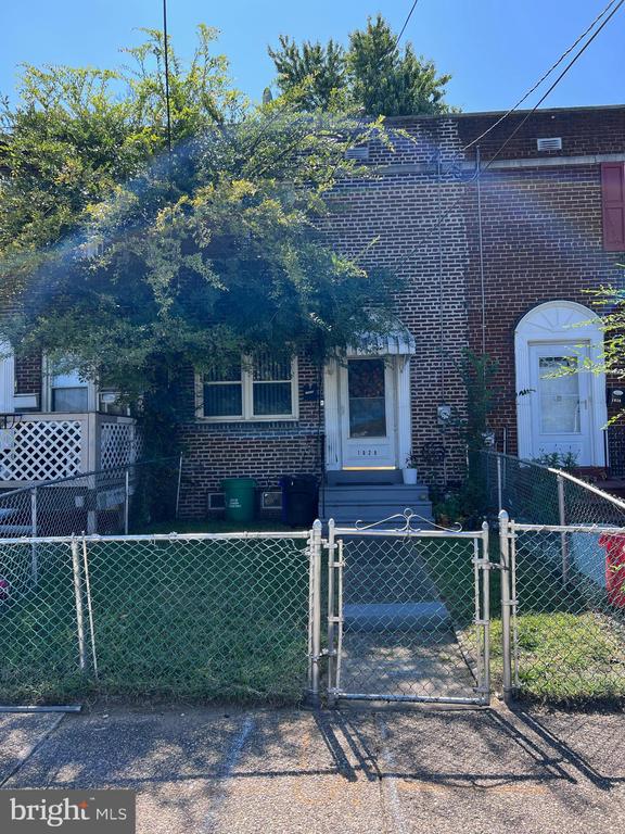 Collings Rd, Camden, NJ 08104
