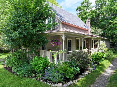 385 E Main St, Middlebury, VT, 05753-8700 | Card Image