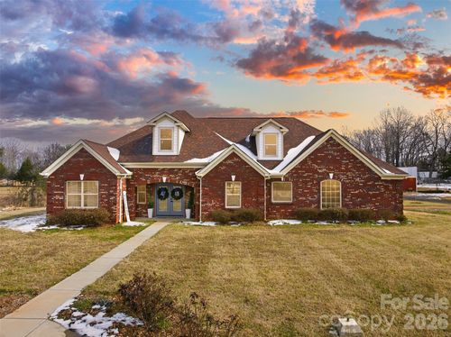 210 Florham Dr, Dallas, NC, 28034-8638 | Card Image