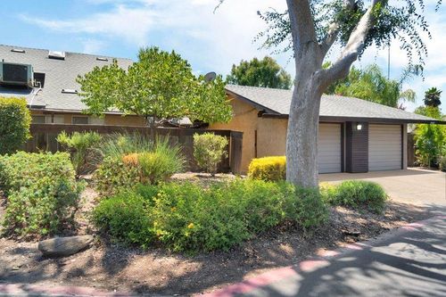 102-64 W Sierra Avenue, Fresno, CA, 93704 | Card Image