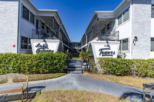 apt-5-302 Lake Osborne Dr, Lake Worth Beach, FL, 33461-4843 | Card Image