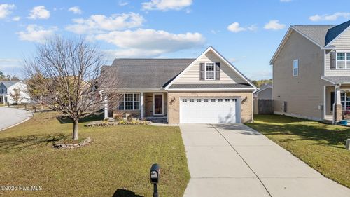 201 Quincy Ct, New Bern, NC, 28560-8842 | Card Image