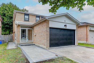 12 Woolen Mill Rd, House other with 3 bedrooms, 3 bathrooms and 6 parking in Markham ON | Image 2