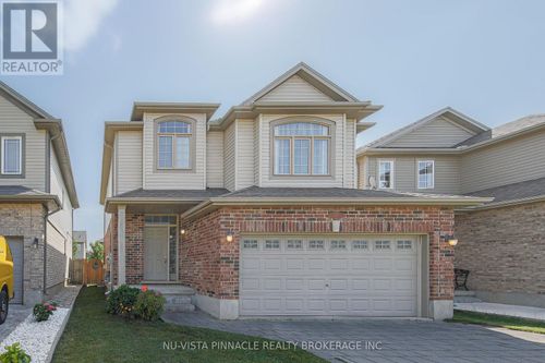 702 Springwood Cres, London, ON, N6G0H8 | Card Image
