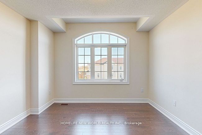 28 Av Horizon, House attached with 4 bedrooms, 3 bathrooms and 4 parking in Millbrook ON | Image 20